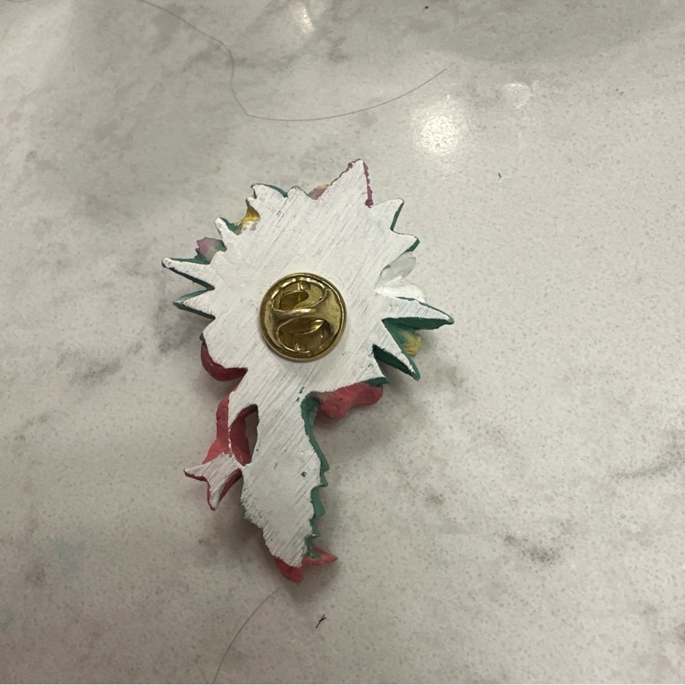 Multiple Different Flowers Lapel Pin - Picture 4 of 4